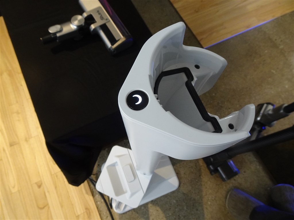 パイプが曲がらないぶん200グラム軽量な「PowerClean 360」』 Shark