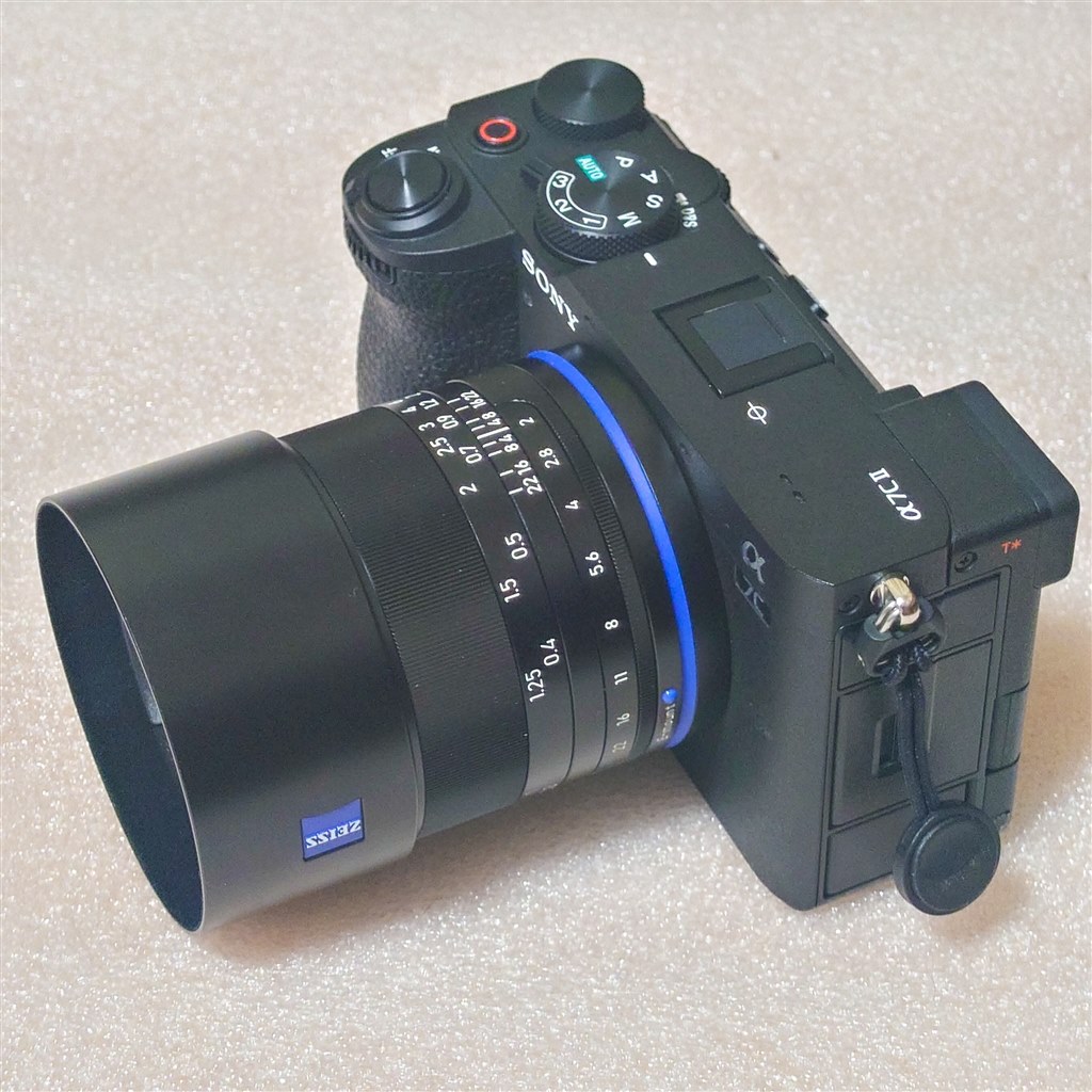カールツァイスのカメラバンド　限定 フォトキナ】ZEISSの35mmフルサイズ機「ZX1」詳報 - デジカメ Watch