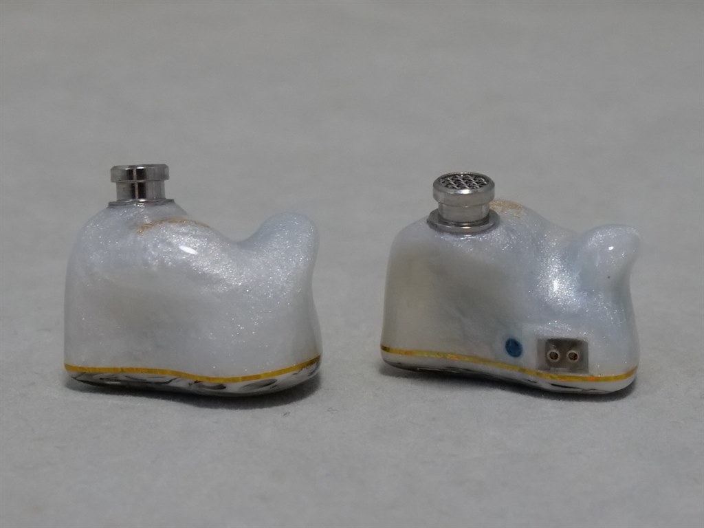 【美品 eSiq施術済】qdc WHITE TIGER II qdc WHITE TIGER II – e☆イヤホン