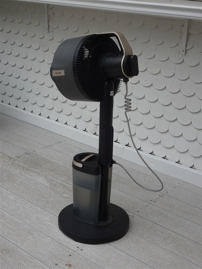 水栓がなくても利用可能！Sharkのタンク式ミスト機能付きファン