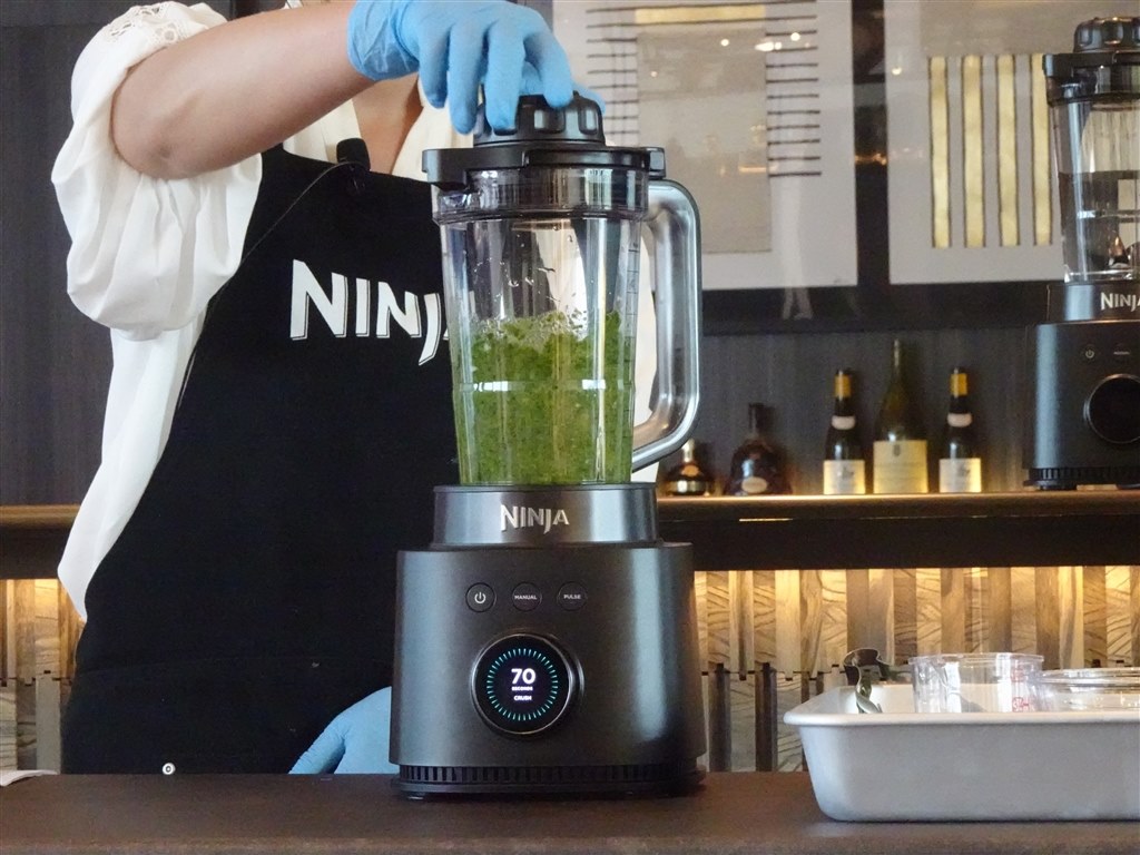 食材の量や固さを検知しプログラムを自動選択！最先端のミキサー
