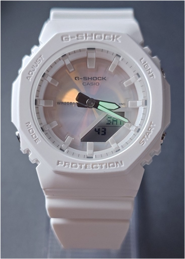 キラキラ感が決め手』 カシオ G-SHOCK GMA-P2100PC-7AJF