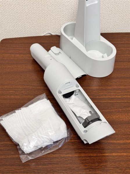 IRIS OHYAMA コードレスハンディクリーナー HBD-31-WH アイリスオーヤマ 掃除機 充電式紙パックハンディクリーナー HBD-31-WH