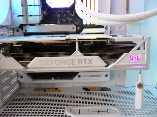 ASUS TUF RTX4070tisuper White BTFモデル ASUS TUF Gaming GeForce RTX™ 4070 Ti SUPER BTF White OC