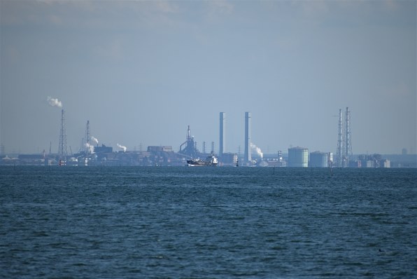 ニコン AF-P DX NIKKOR 70-300mm f/4.5-6.3G ED VR 価格比較 - 価格.com