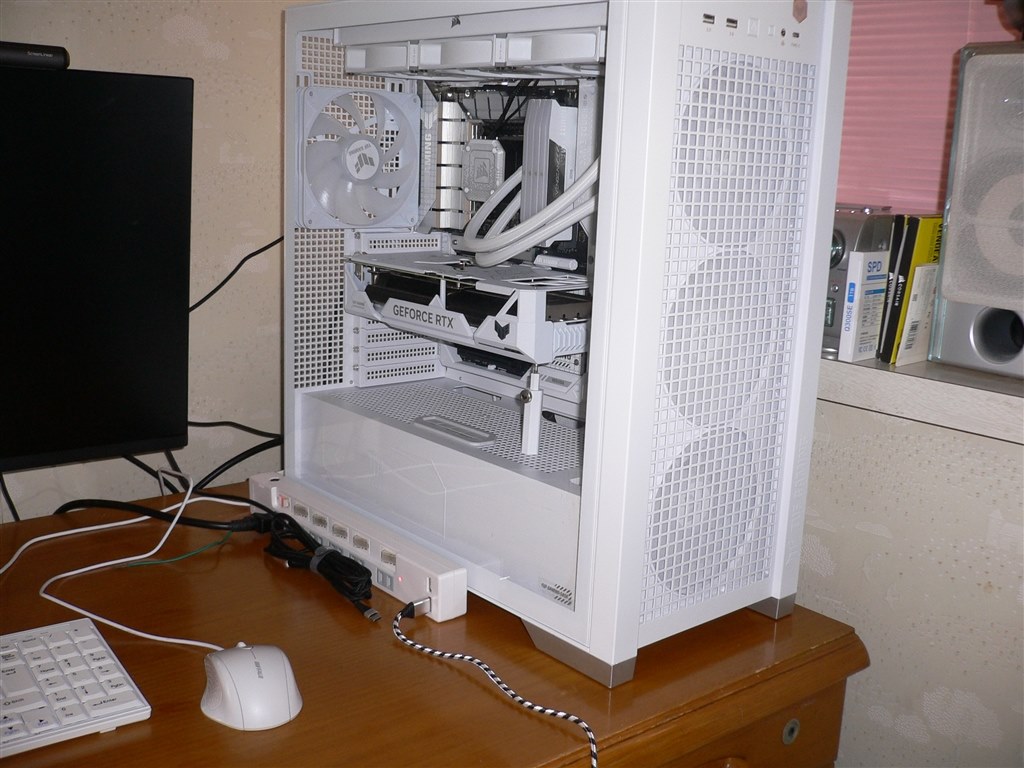 綺麗な白いケースです。』 ASUS TUF GAMING GT302 ARGB WHT