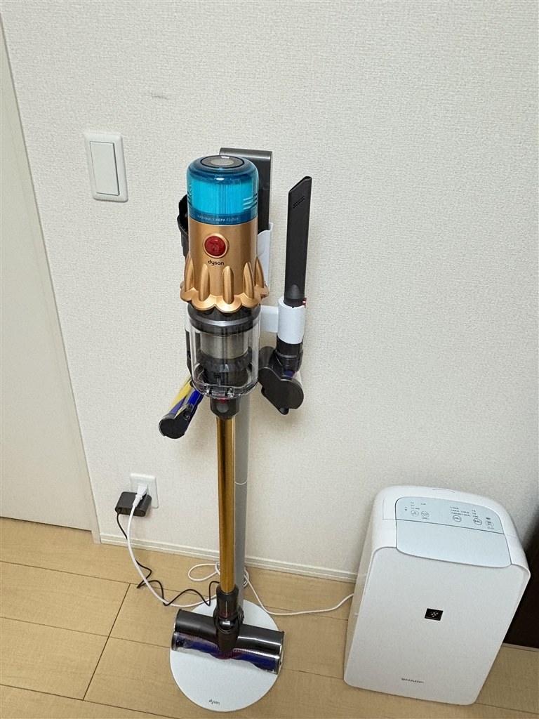 重さと取り回しは微妙だが、吸引力は十分ある』 ダイソン Dyson V12