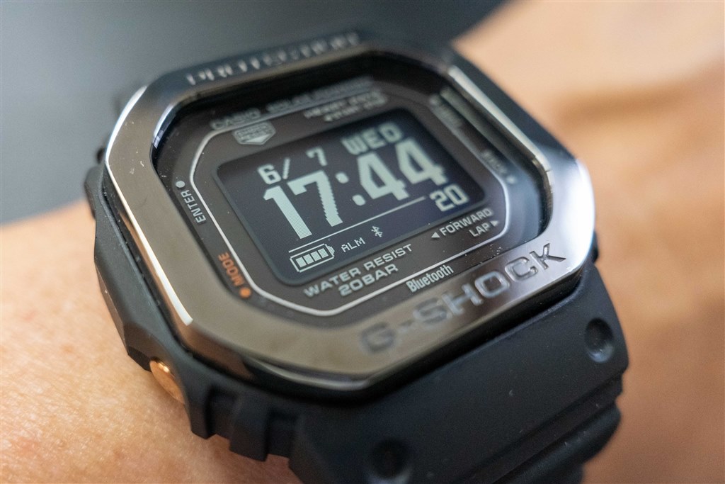 DW-H5600MB-1JR メタルベゼルの品薄モデル G-SQUAD G-SHOCK ジーショック メタルベゼル DW-H5600MB-1JR