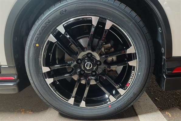 YOKOHAMA [1本] ADVAN V61 225/55R19 99V 価格比較 - 価格.com