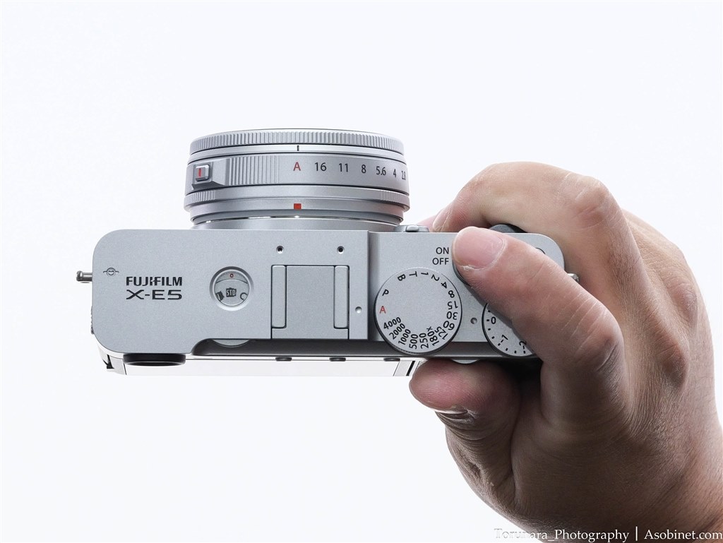 富士フイルム デジタル一眼カメラ FUJIFILM X-E5 ボディ [シルバー