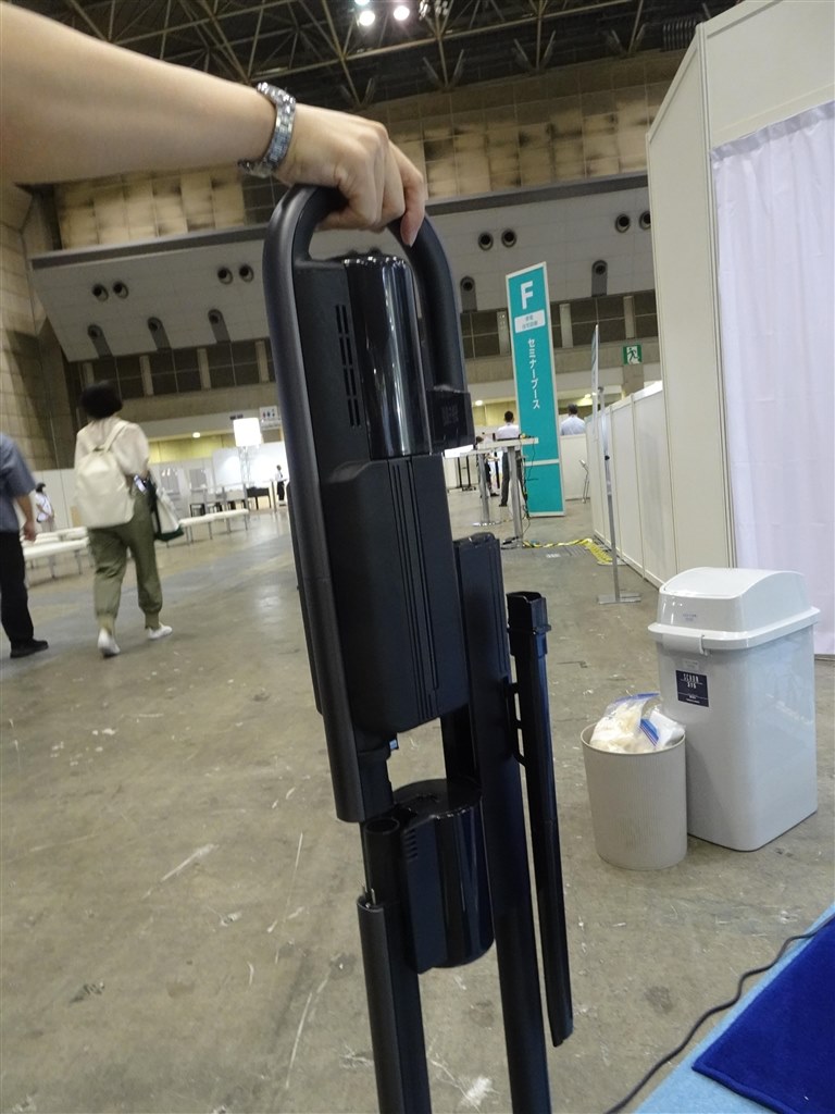 ユニーク機構の「ZUBAQ」2年ぶりの新モデルに紙パック式が登場