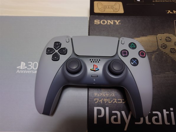 FC30 PRO GAME コントローラー（30周年記念モデル） 初代PlayStation デザインになった「DualSense Edge / DualSense