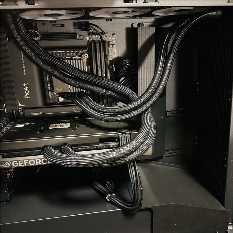 空冷タイプの方が取付け楽ですね。設置場所考えなくてよいので