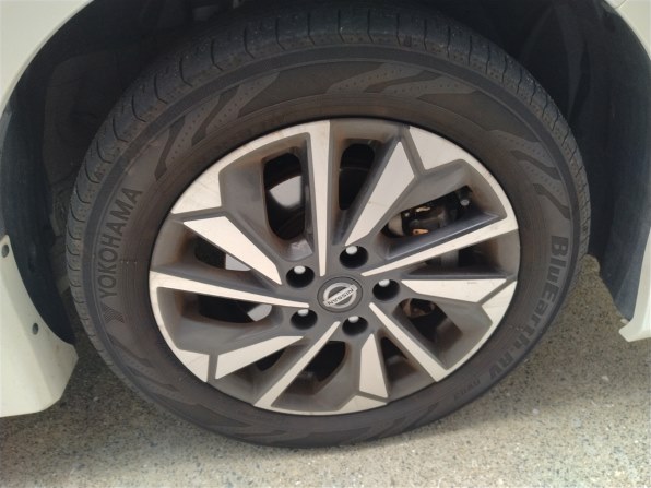 YOKOHAMA BluEarth-RV 195/60R16 89V 24年製 YOKOHAMA BluEarth-RV RV03 195/60R16 89V | タイヤの通販 販売と交換