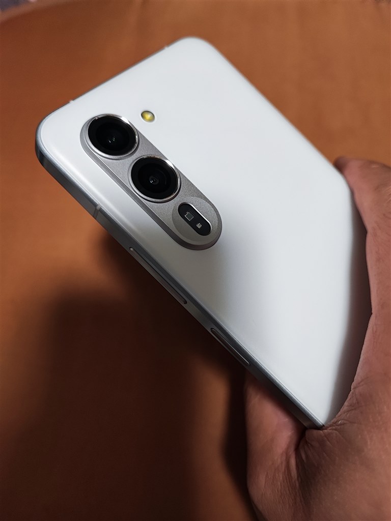 arrows Alpha SIMフリー ホワイト 新品 FCNT、最上位スマホ「arrows Alpha」SIMフリーモデルを8月28日に