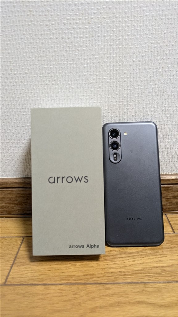 FCNT Arrows Alpha SIMフリー M08 ブラック ほぼ新品 ダイレクト給電を目的に購入』 FCNT arrows Alpha M08 SIMフリー