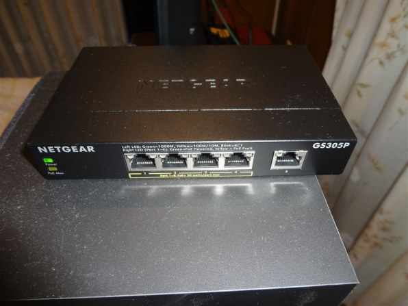 パソコン NETGEAR  GS305P Amazon.com: NETGEAR 5-Port Gigabit Switch, Hub, Internet Splitter