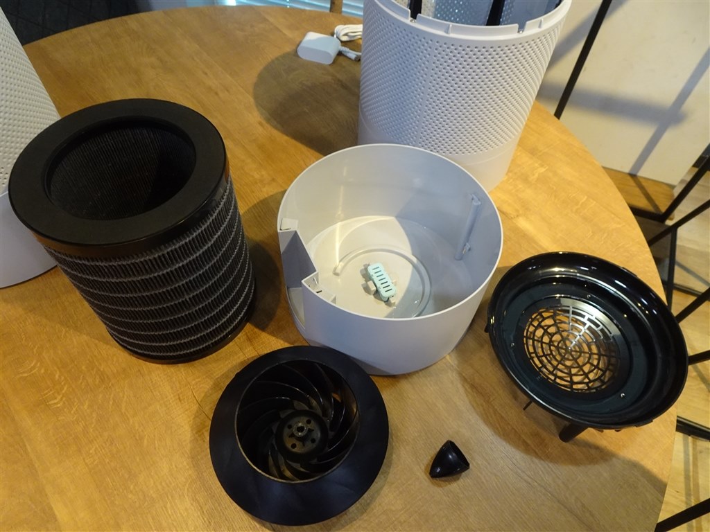 分解してファンまで水洗いできるアイリスオーヤマの気化式加湿器