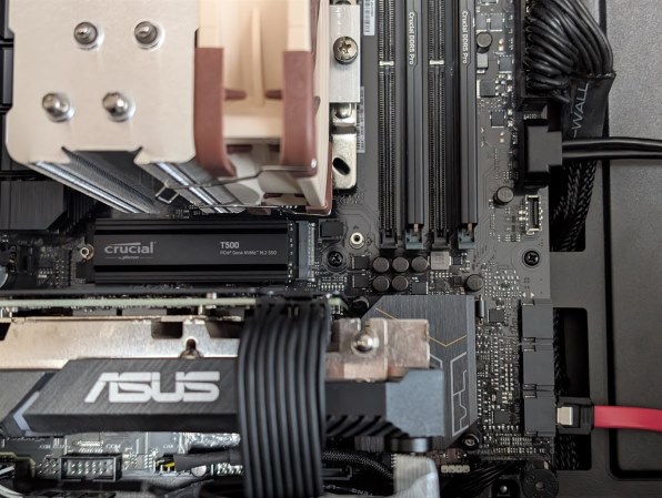 Ryzen 7 9800X3Dで快適に動いています。』 ASUS TUF GAMING B650M-E