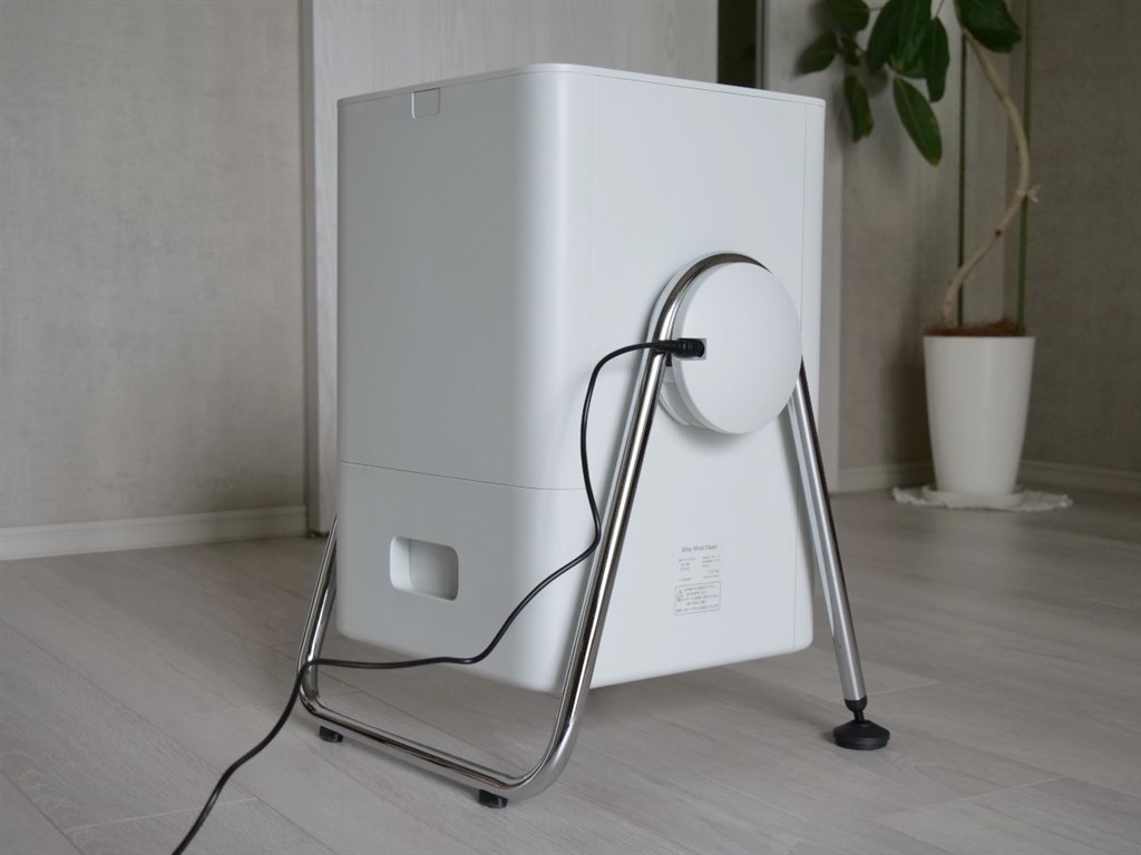 気流も利用する新発想の空気清浄機！』 リズム Silky Wind Clean