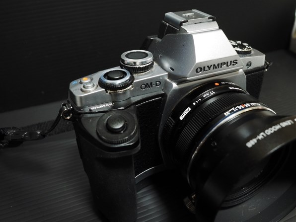 オリンパス OLYMPUS OM-D E-M5 ボディ [エリートブラック] 価格比較