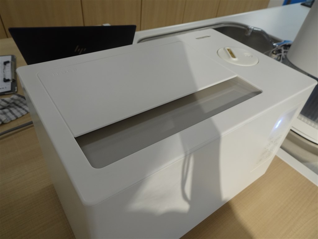 約75℃以上に加熱したミストを放出する衛生的な超音波式加湿器』 シロカ