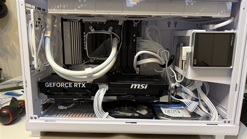 有志作成のSFXブラケットでこのケースは完成』 LIAN LI A3-mATX-WDG