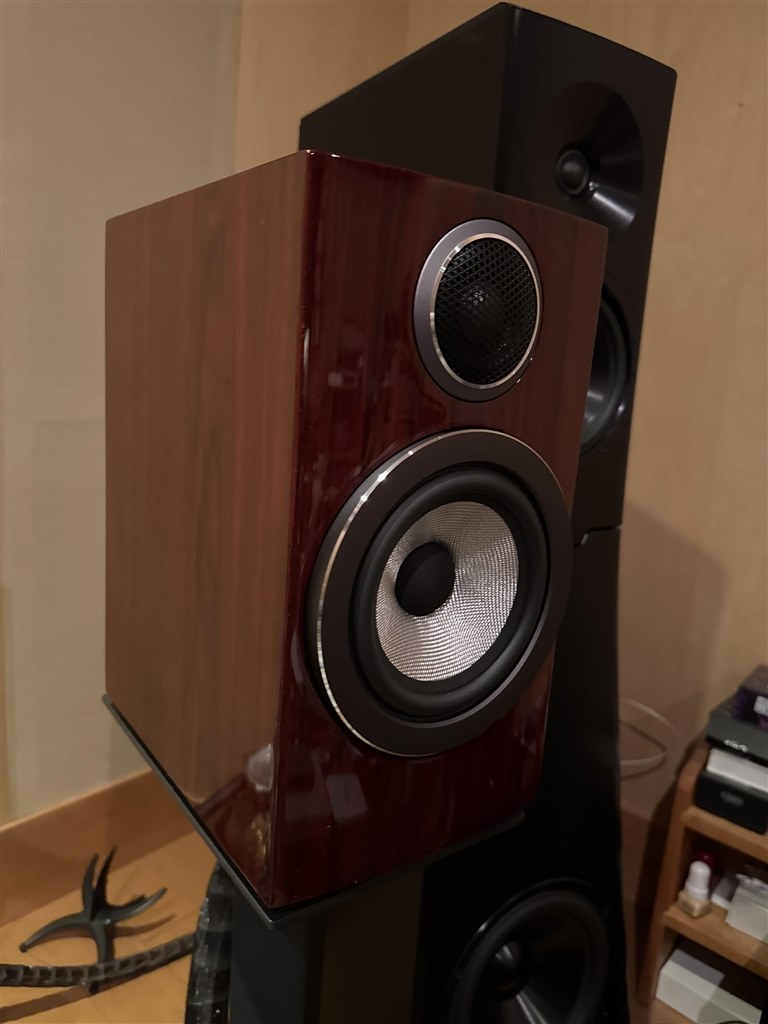 この値段では想像できないほど素晴らしいスピーカーです。』 Bowers