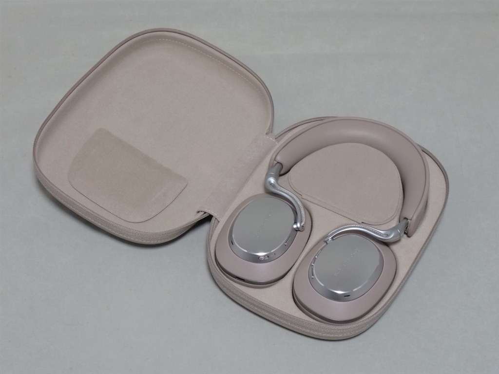 ラグジュアリーで音質も伴った実力派！』 Bowers & Wilkins Px8 S2/WS