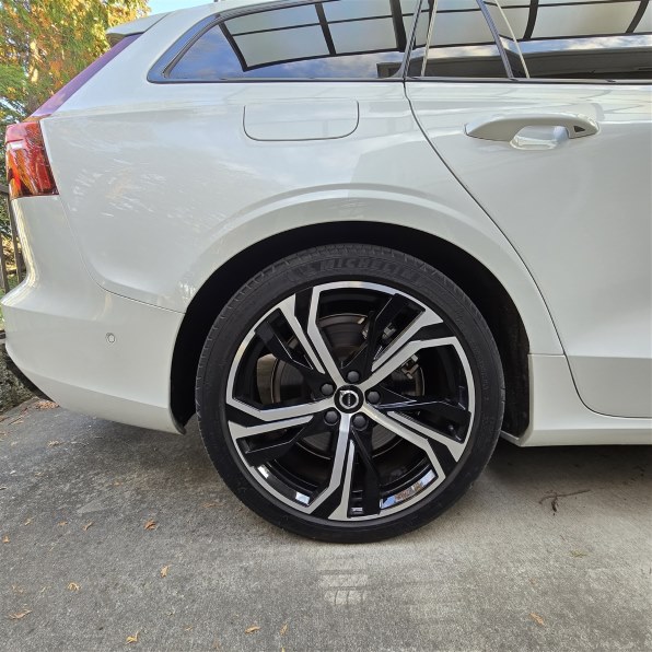MICHELIN [1本] Primacy 4 235/40R19 96W XL VOL 価格比較 - 価格.com