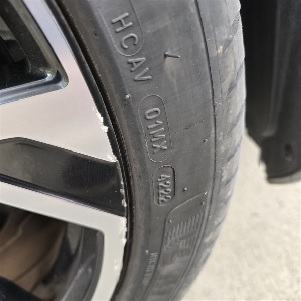 MICHELIN [1本] Primacy 4 235/40R19 96W XL VOL 価格比較 - 価格.com