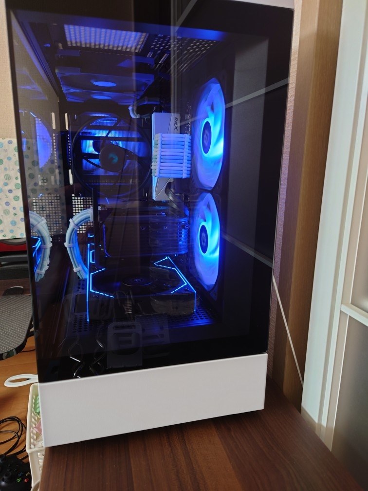 白と黒のコンネーションが最高！』 ZALMAN P30 BW [ブラック/ホワイト