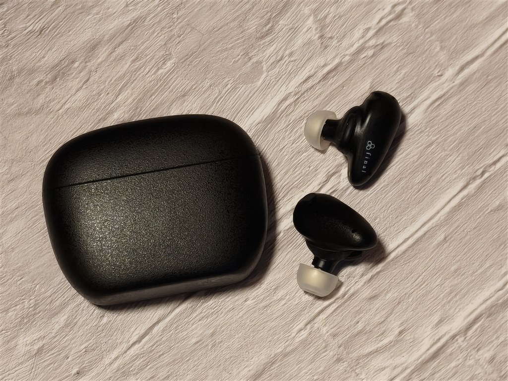 低音が物足りない場合は、イヤーピースを他社製にしてみよう』 final