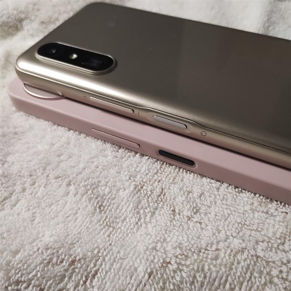 FCNT らくらくスマートフォン a A401FC ワイモバイル [ゴールド]投稿