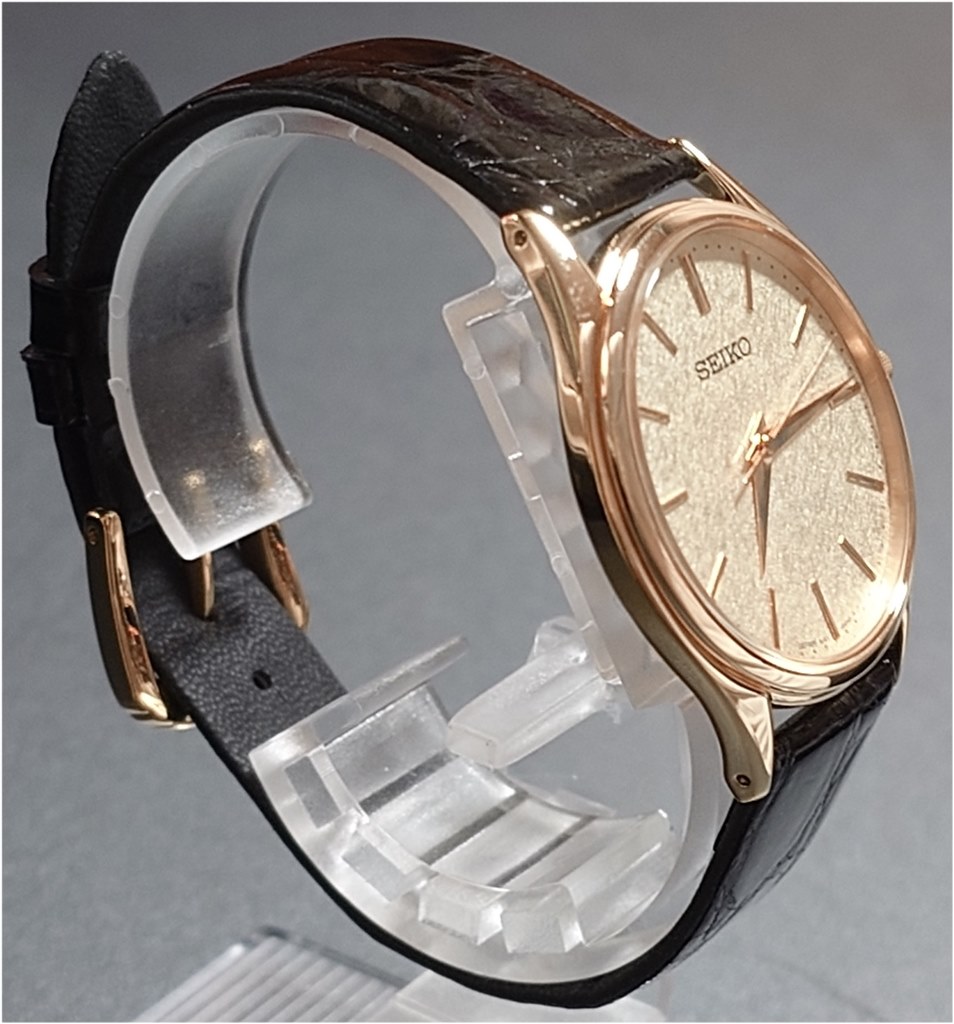 一押の腕時計：バンドを替えて普段使いにも最適で年差クオーツ