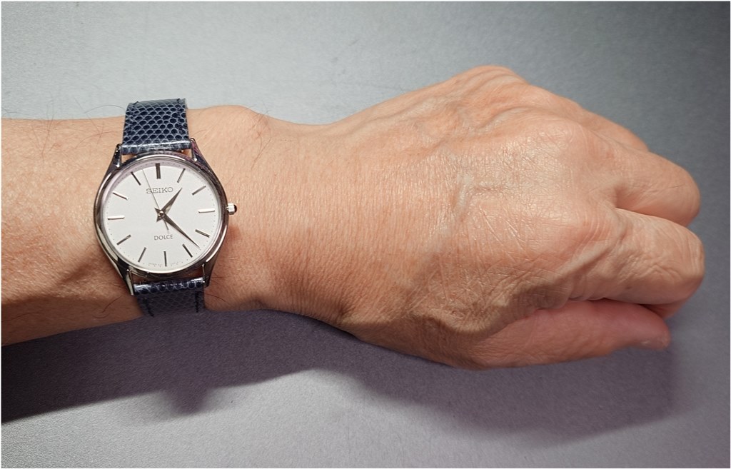 一押の腕時計：バンドを替えて普段使いにも最適で年差クオーツ