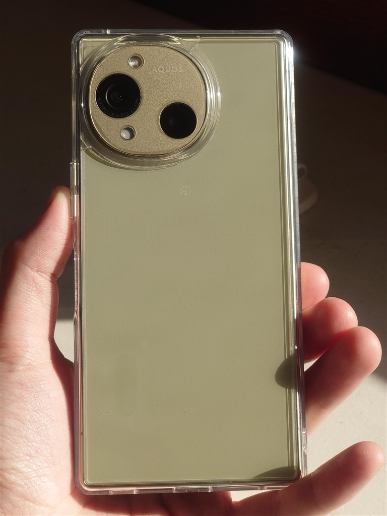 カメラがあまりにも厳しい機種です。』 シャープ AQUOS R10 SH-M31