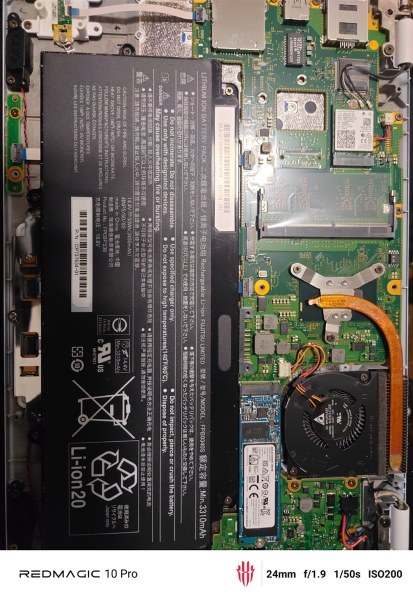 富士通 FMV LIFEBOOK UH55/B3 FMVU55B3W 価格比較 - 価格.com