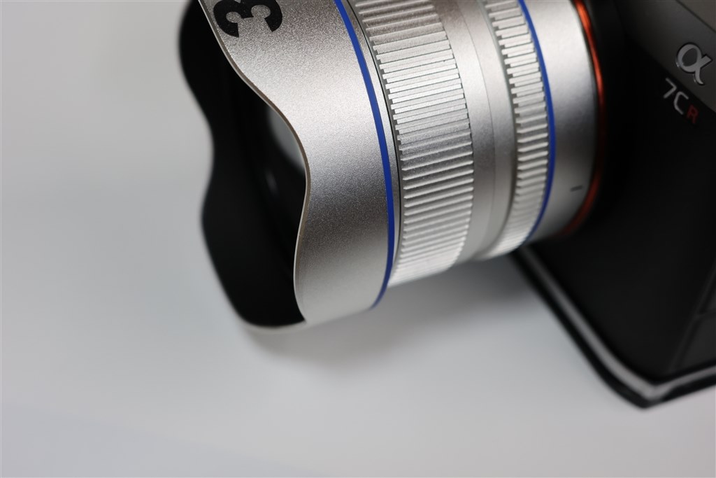 銀色の遥かな道』 銘匠光学 TTArtisan AF 40mm f/2 シルバー [ソニーE