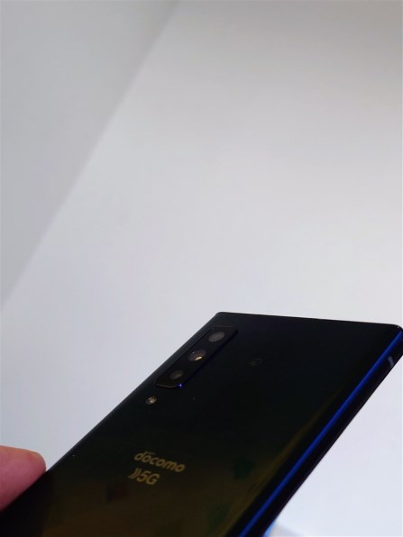 FCNT arrows NX9 F-52A docomo [ネイビー] 価格比較 - 価格.com