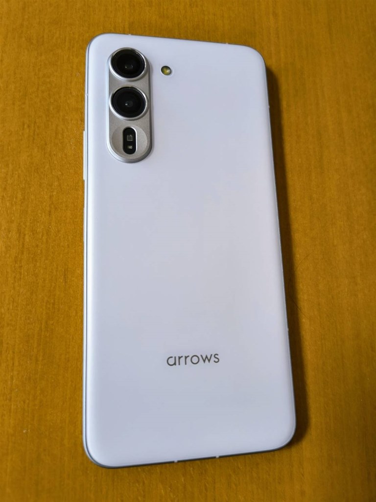 質実剛健なスマホです』 FCNT arrows Alpha M08 SIMフリー [ホワイト