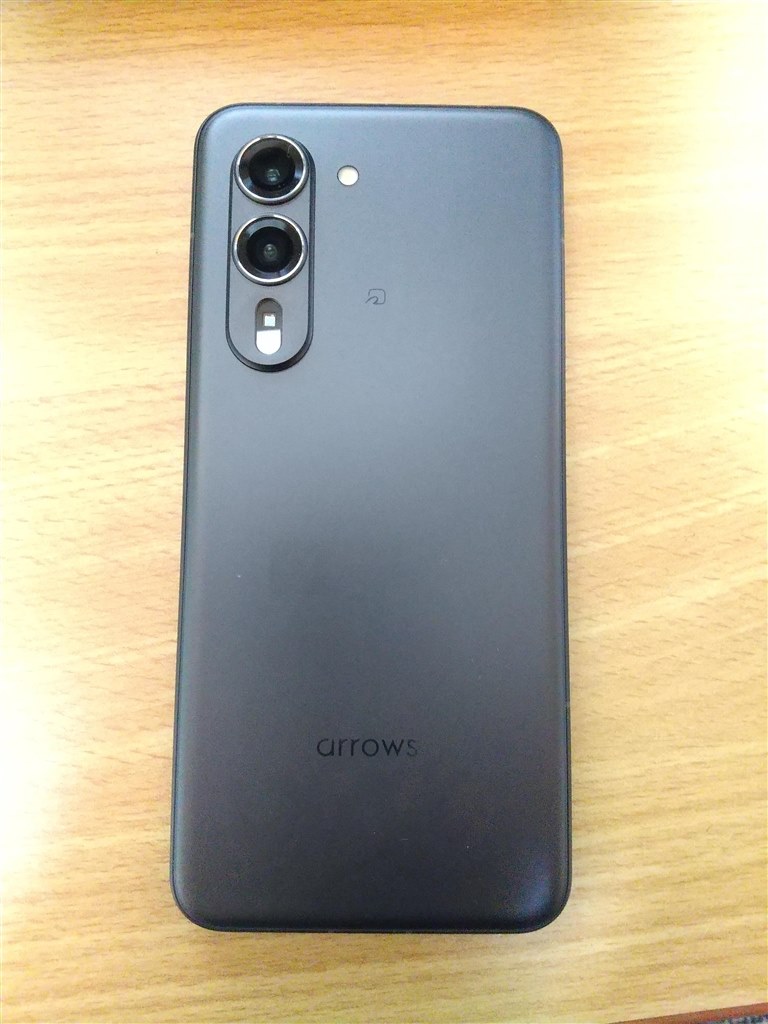 コスパいいですよ』 FCNT arrows Alpha M08 SIMフリー [ブラック