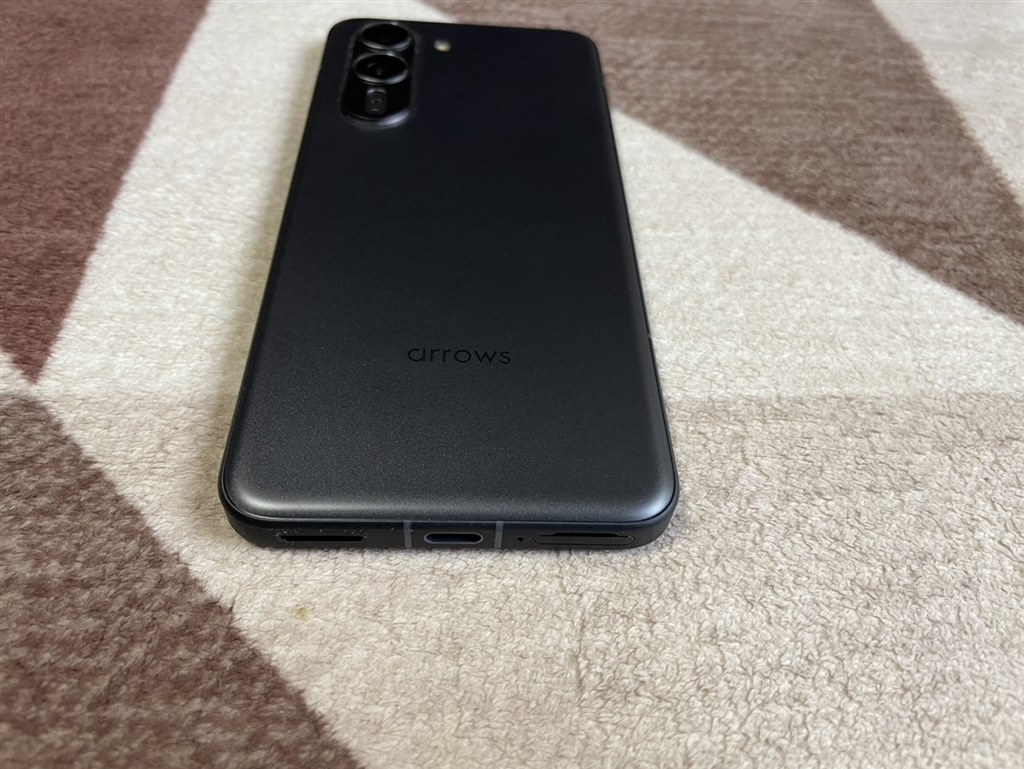 コスパが素晴らしい』 FCNT arrows Alpha M08 SIMフリー [ブラック