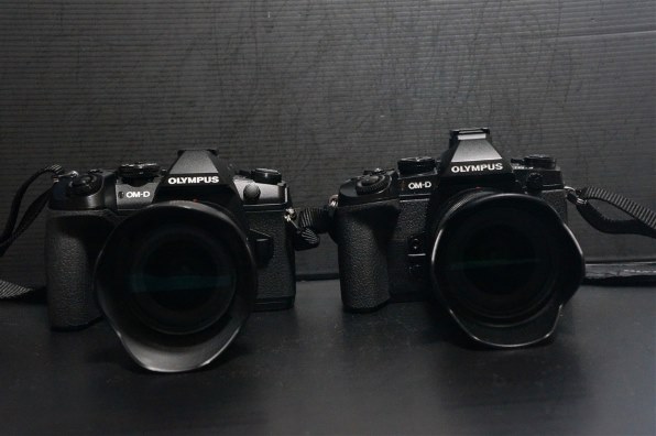 OLYMPUS OM-D E-M1 Mark II カメラ本体、レンズ3本セット オリンパス OM-D E-M1 Mark II 12-40mm F2.8 PROキット 価格比較