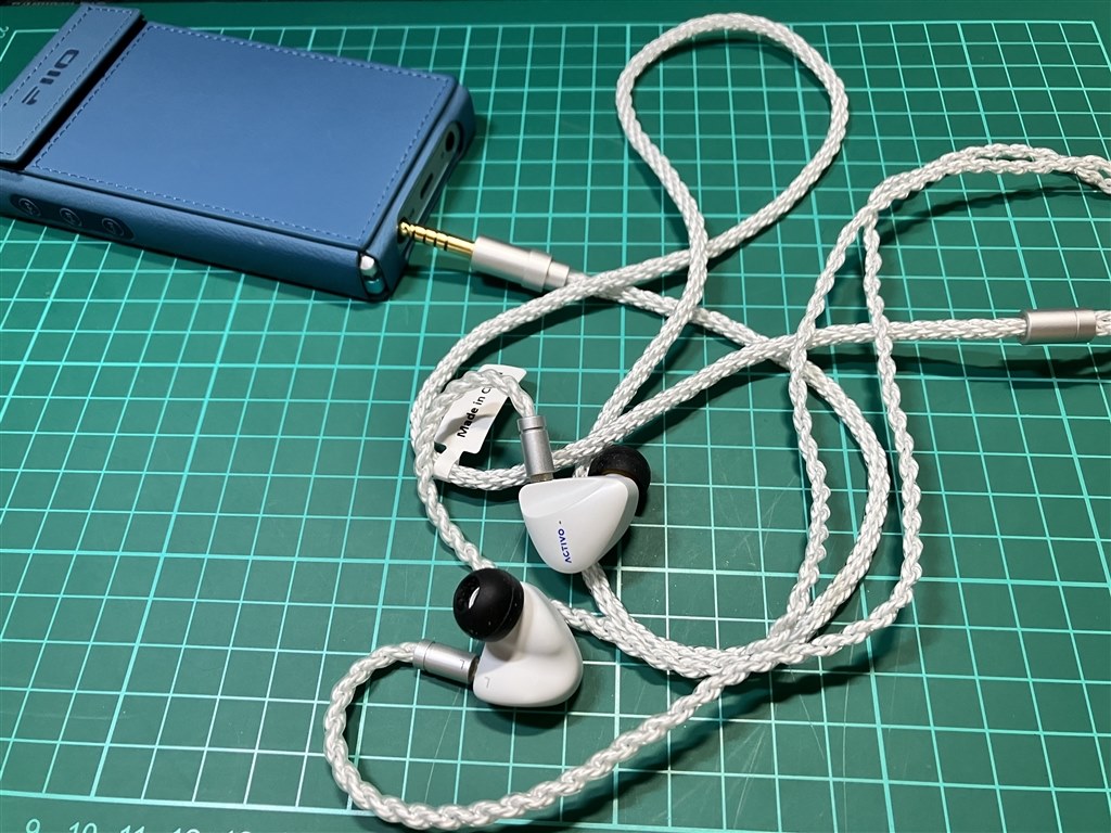 お勧め。良音、3種接続切替可能(特にUSB-C優秀)、多ドラ、綺麗