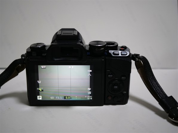 オリンパス デジタル一眼レフOM-D E-M10 オリンパス OLYMPUS OM-D E-M10 Limited Edition Kit [オレンジ] 価格