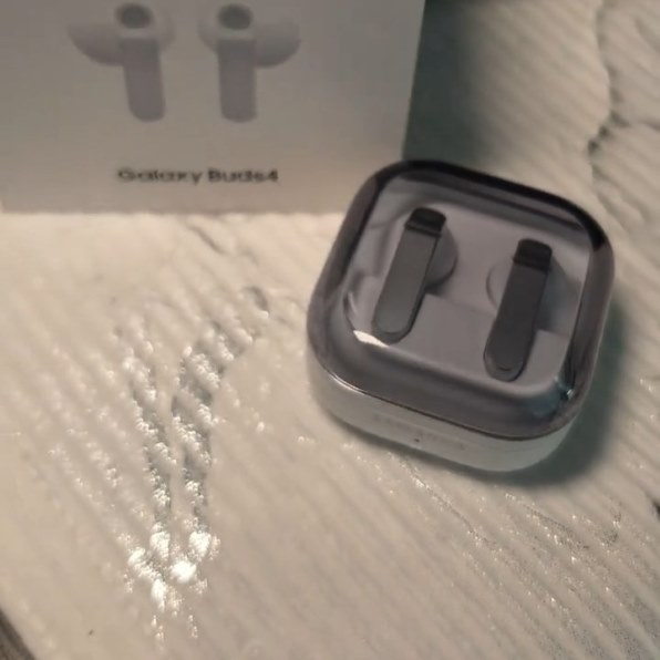 サムスン Galaxy Buds4 SM-R540NZKAXJP [ブラック] 価格比較 - 価格.com