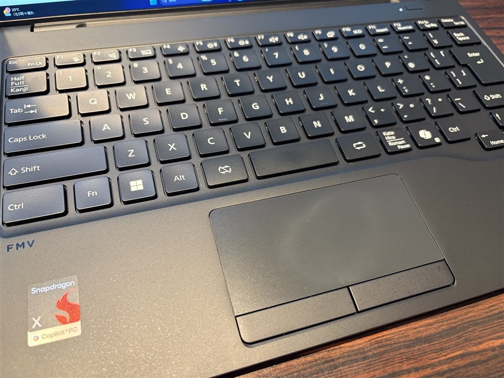 用途を絞って使いこなすと現時点ではモバイルの究極形になりうる