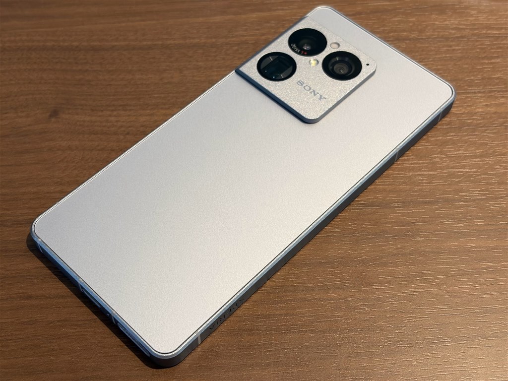 質感の虜になる』 SONY Xperia 1 VIII 256GB SIMフリー [アイオライト