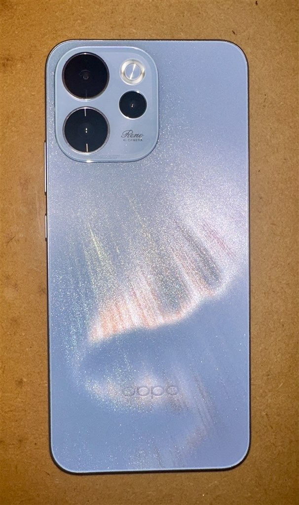 日常、普通に使える、デザインが派手めなリーズナブルモデル』 OPPO